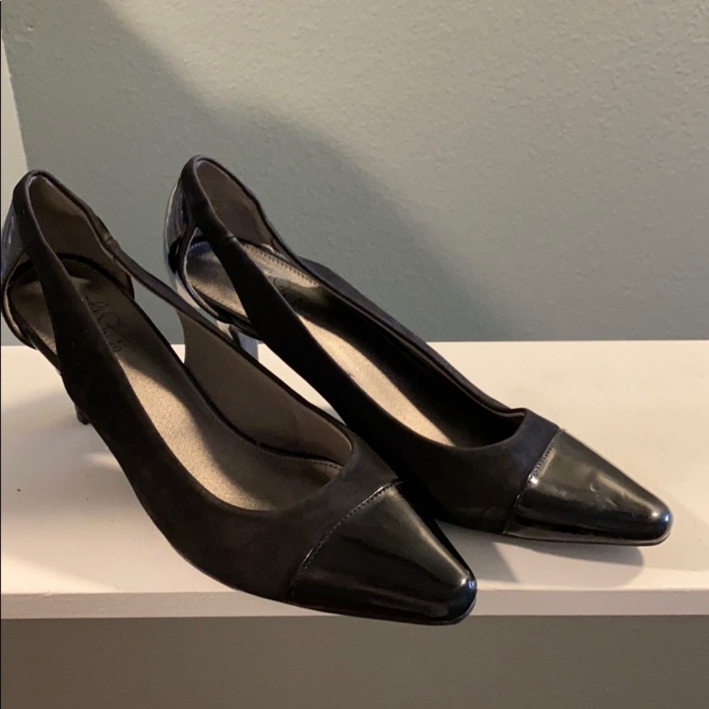 Black mid heel pumps size 9.5